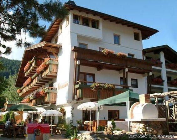 Sport Und Familienhotel Klausen Kirchberg in Tirol Exterior foto